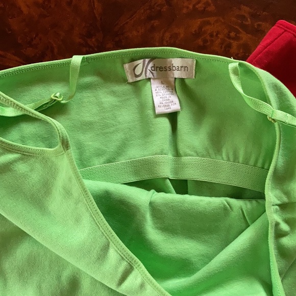 NWOT - Dressbarn - Ladies Camisole Tops (2) (Green and Red) - Picture 4 of 6
